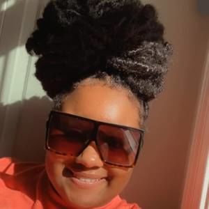 Meet your Posher, Kenadee